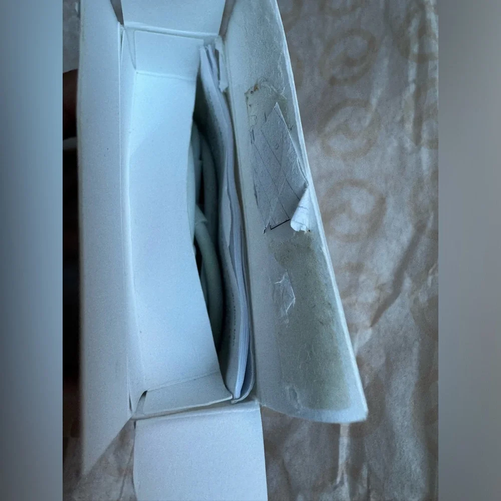 New Open Box Apple Lightning to USB cable